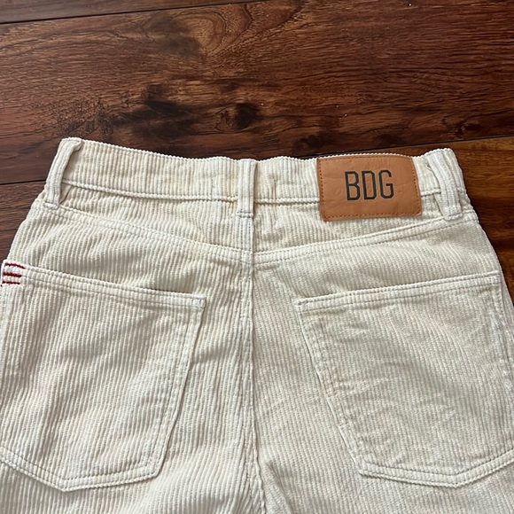 BDG Corduroy High & Wide Cream/Ivory, Size 25, Worn Once! - Picture 4 of 8